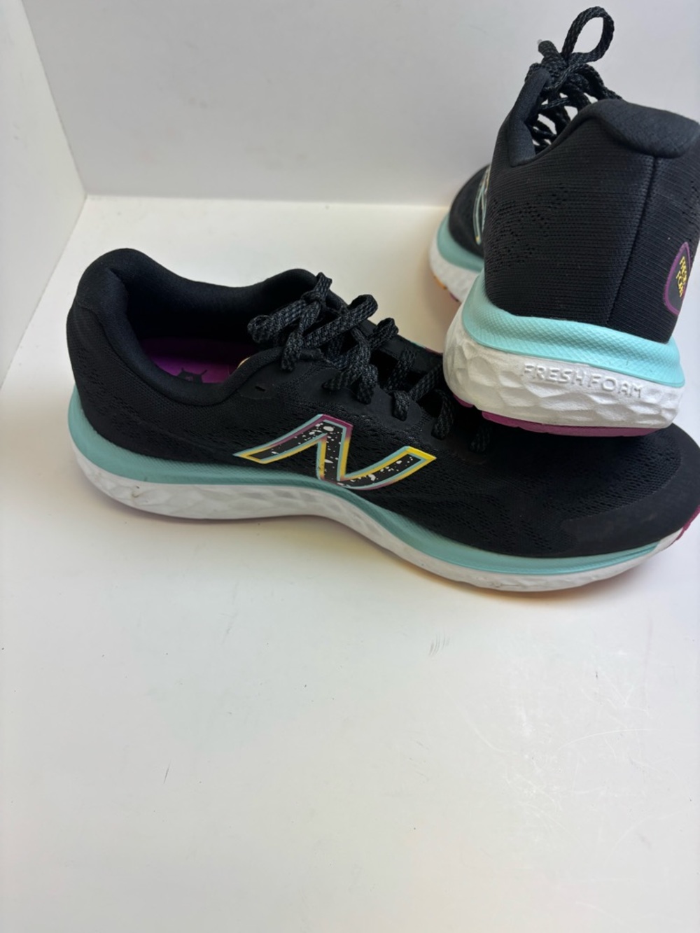 NEW BALANCE FRESH FOAM WOMEN 10  MEN 8.5  BLACK MULTICOLORED - Picture 3 of 6